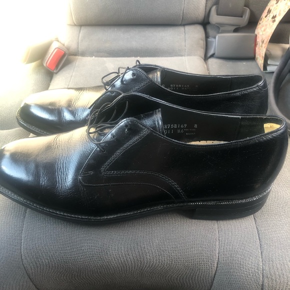 Men’s Leather a Dress Shoes. Size 11